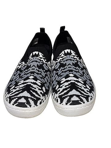 Skechers Sneakers (view 1)