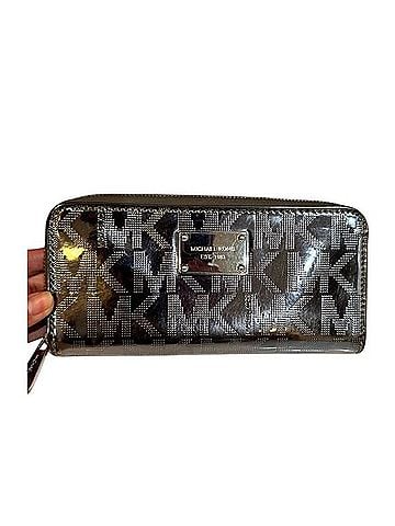 Michael Kors Wallet (view 1)