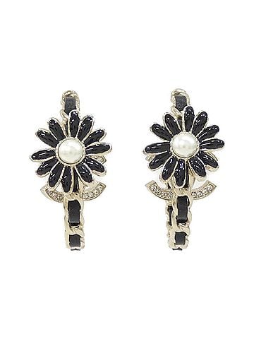 Chanel Chanel AB9650 Earrings (view 1)