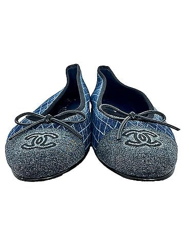 Chanel Chanel CC Interlocking Logo Quilted Ballet Flats in Blue Denim (view 2)