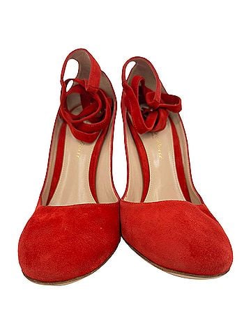 Gianvito Rossi Gianvito Rossi Round-Toe Strappy Pumps in Red Suede (view 2)