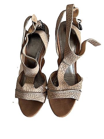 Belle Wedges (view 1)