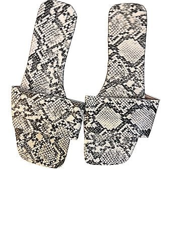 Shein Flats (view 1)