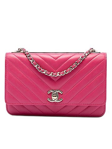 Chanel Chevron Lambskin Trendy CC Wallet on Chain (view 1)