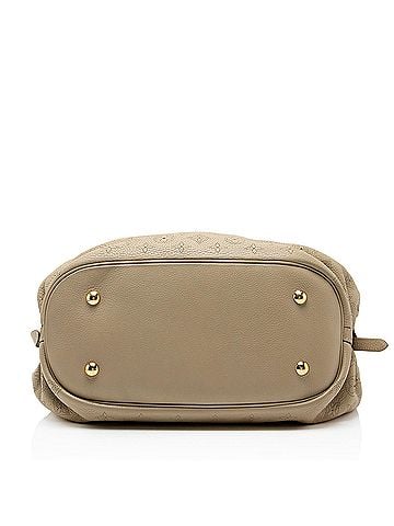 Louis Vuitton Louis Vuitton Mahina Leather L Hobo (view 2)