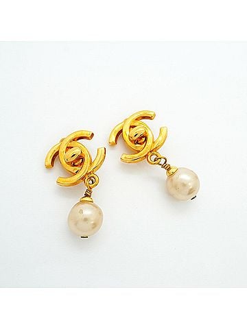 Chanel Chanel earrings, Coco Mark, turnlock, GP plated, faux pearl, gold, women's. (view 2)