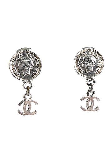 Chanel Chanel CHANEL Earrings Medallion Metal Silver Women's e62089d (view 1)