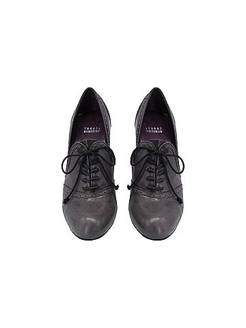 Stuart Weitzman Stuart Weitzman Lace-Up Wingtip Pumps in Grey Leather (view 2)