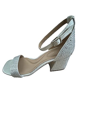 Kelly & Katie Heels (view 1)