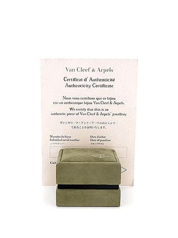 Van Cleef & Arpels Sweet Alhambra Bracelet 18K Yellow Gold and Mother of Pearl (view 2)