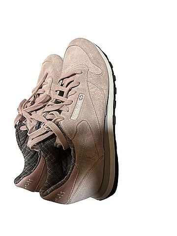 Reebok Sneakers (view 1)