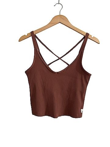 Vuori Rib Crop Tank Sleeveless Top (view 1)