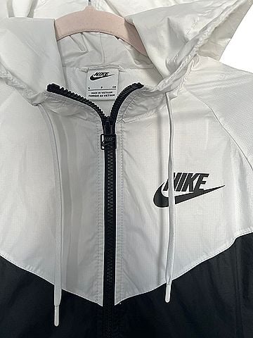 Nike Windbreaker (view 2)