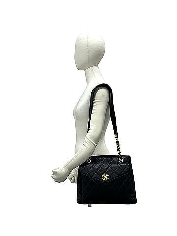 Chanel CHANEL Matelassé Coco Mark Caviar Skin Tote Bag Shoulder Black 368-4 (view 2)