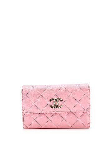 Chanel Textured CC Flap Wallet Quilted Caviar Medium (view 1)