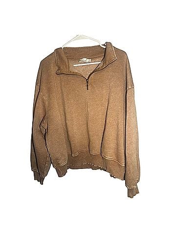 Zenana Outfitters Sweatshirt (view 1)