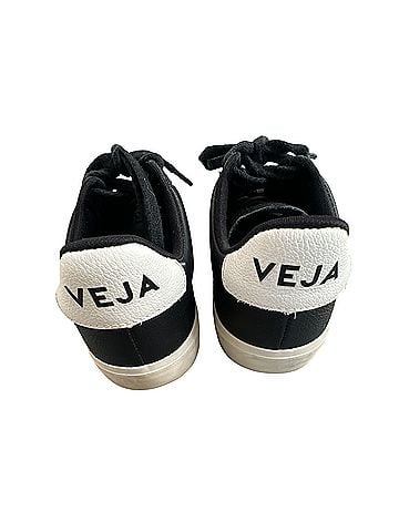 VEJA Sneakers (view 2)