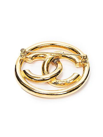 Chanel CC Round Brooch (view 2)