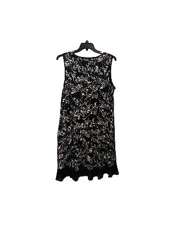 Vera Wang Casual Dress (view 2)