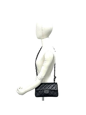 Chanel CHANEL Vintage Matelassé Coco Mark Lambskin Chain Shoulder Bag Black b60-8 (view 2)