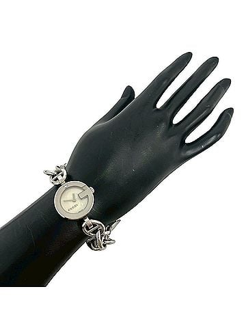 Gucci GUCCI Gucci Logo Charm Stainless Steel Quartz Wristwatch Silver 37369 (view 2)