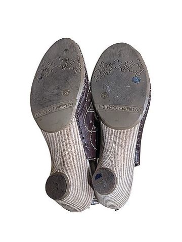 Pikolinos Paris Heels (view 2)