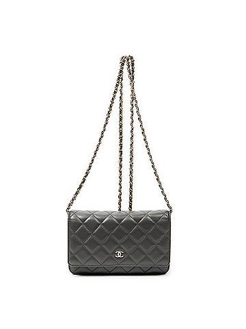 Chanel Classic Wallet on Chain (view 1)