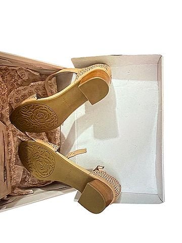 Taryn Rose Taryn Rose Heels (view 2)