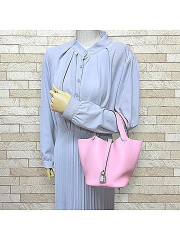 Hermès Hermes Picotin Lock PM handbag, Taurillon leather, pink, women's, pre-owned. (view 2)
