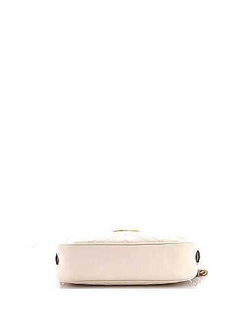 Gucci GG Marmont Shoulder Bag Matelasse Leather Medium (view 2)