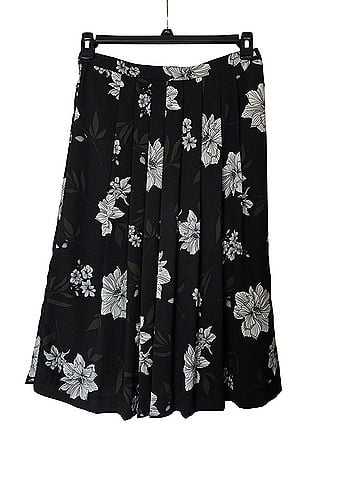 Banana Republic Casual Skirt (view 2)