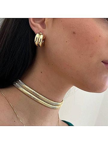 Jennifer Zeuner Women's Rosie 3/4" Hoops in Gold (view 2)