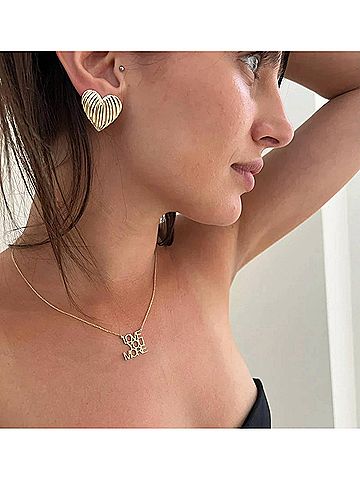 Jennifer Zeuner Women's Luba Big Heart Earrings in Gold (view 2)