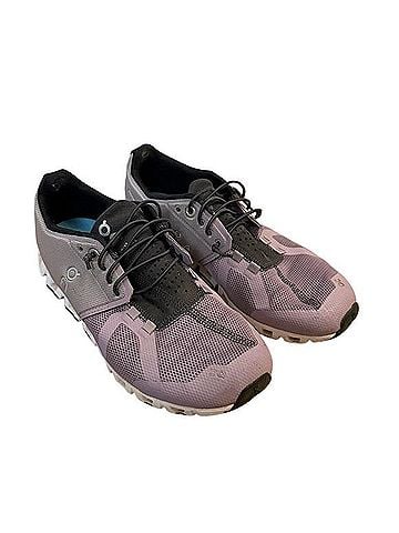 On Cloud Sneakers (view 1)