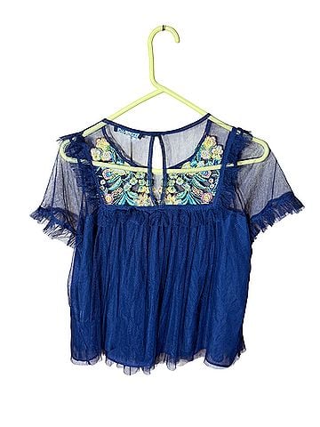 Lulumari Short Sleeve Blouse (view 2)