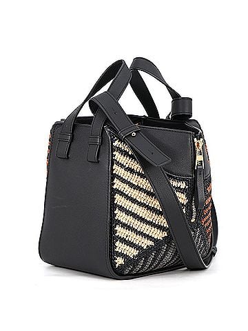 Loewe Loewe Hammock Compact Raffia Leather Handbag A538H13X07 LOEWE 2-way Shoulder Bag Black (view 2)