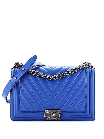 Chanel Boy New Medium (view 1)