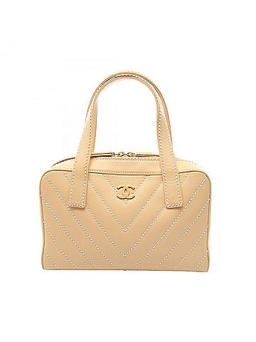 Chanel Chanel Wild Stitch Chevron V-Stitch Handbag, Leather, Women's, Beige (view 1)