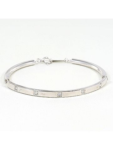 Unbranded 18K (18-karat white gold) bracelet with 0.12ct diamonds, total weight 4.9g, 16cm length, jewelry. (view 1)