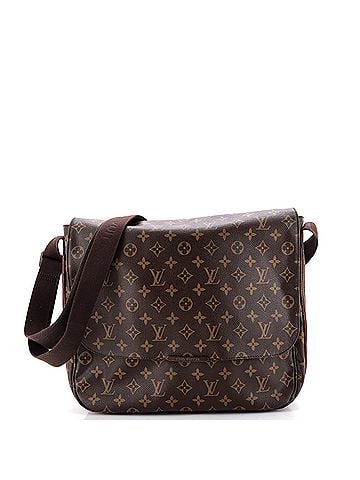 Louis Vuitton Beaubourg Messenger Bag Monogram Canvas MM (view 1)
