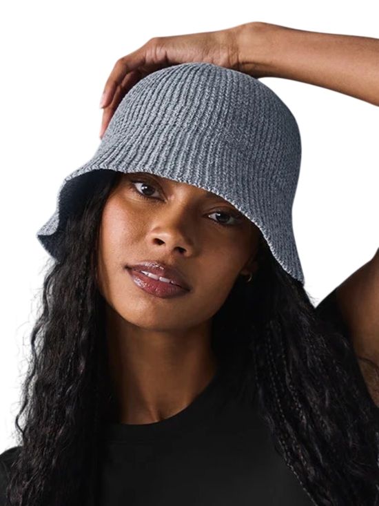 【Banana】Alo Yoga  CAP &プルオーバーおまとめ2点 Alo Yoga Women's Accessories On Sale Up To 90% Off Retail | ThredUp