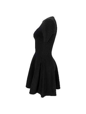 Alexander McQueen Alexander McQueen Fit And Flare Mini Dress in Black Viscose (view 2)