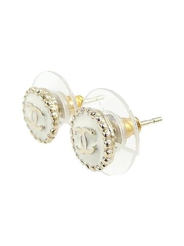 Chanel Chanel 96921 Earrings (view 2)