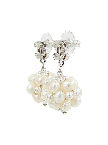 Chanel Chanel AB H500 Earrings (view 2)