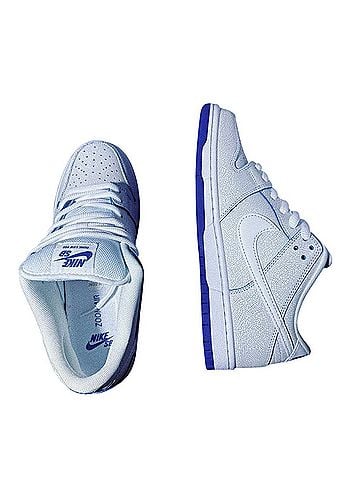 Nike Sneakers (view 2)