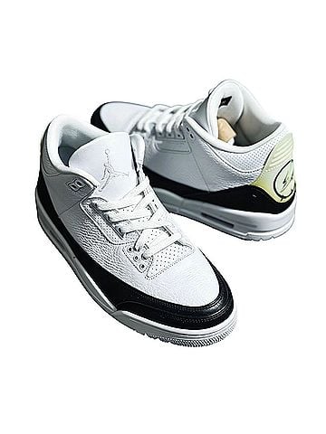 Nike Sneakers (view 2)