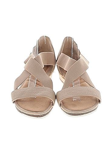 Kelly & Katie Wedges (view 2)