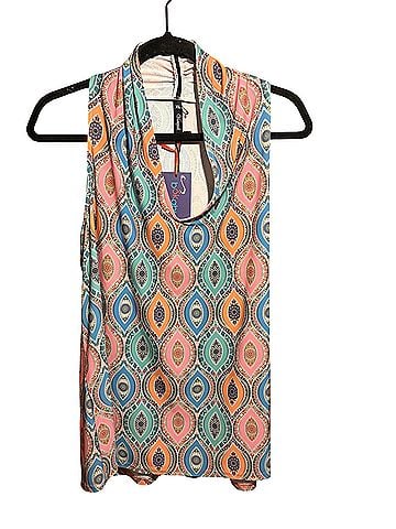 Viereck Sleeveless Blouse (view 1)