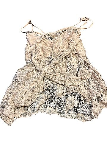 Lily Star Sleeveless Blouse (view 2)