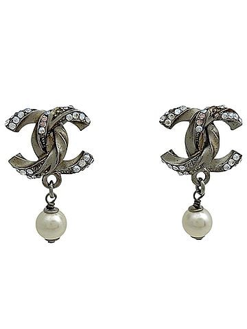 Chanel Chanel earrings, Coco Mark, swing style, metal, rhinestone, faux pearl, women's. (view 1)